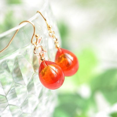 【Soukore】ガラスアクセサリー・夕やけ・ピアス