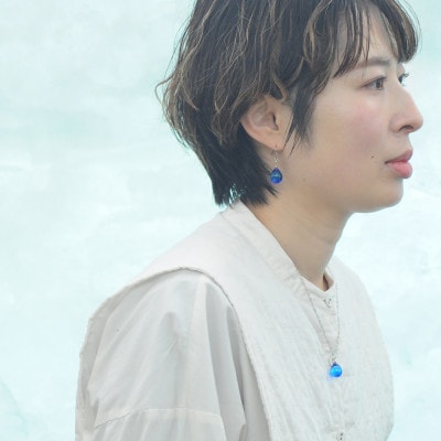 【Soukore】ガラスアクセサリー・ブルー・ネックレス(ゴールド)