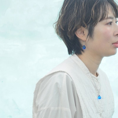 【Soukore】ガラスアクセサリー・ブルー・イヤリング(ゴールド)