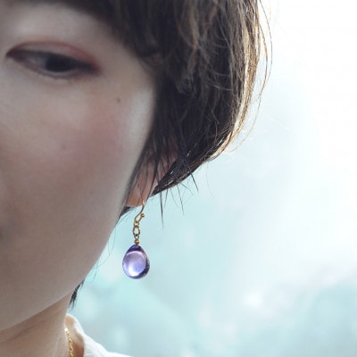 【Soukore】ガラスアクセサリー・ラベンダー＆トワイライト・イヤリング(シルバー)