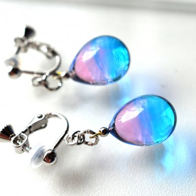 【Soukore】ガラスアクセサリー・ピンクブルー・イヤリング(シルバー)