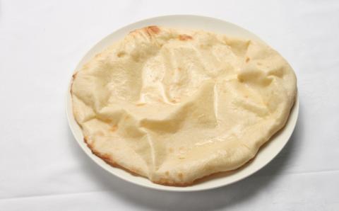 北海道産ホタテのカレーとチーズナンのセット