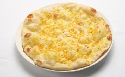 炭火タンドール窯で焼き上げたアーススペシャル5ナンセット