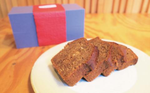 北海道産小麦と手作り黒蜜使用！オートミールジンジャーケーキ