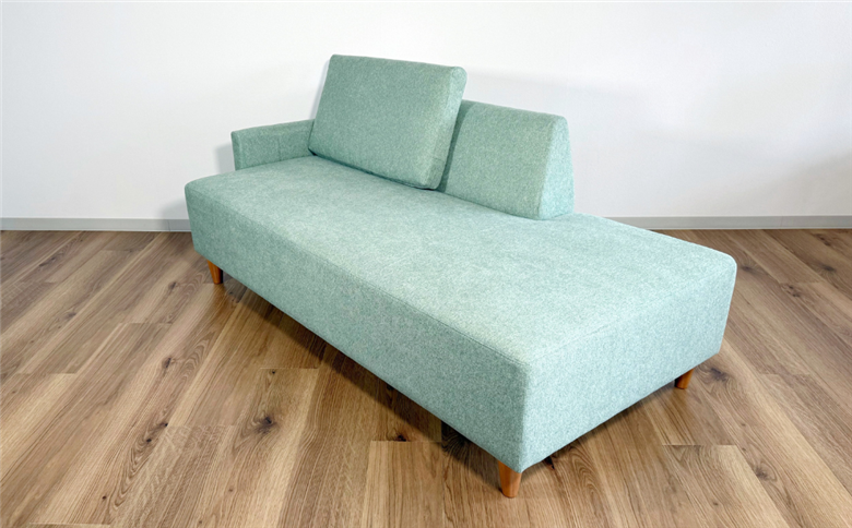 カウチソファー2人掛け 幅Mサイズ 【張地100種類以上・木脚塗装色選択可】（トリップ）