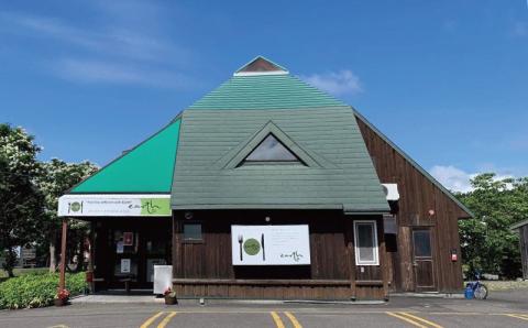 北海道産ホタテのカレーとチーズナンのセット