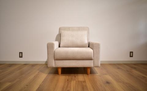 ソファー 1人掛け【張地100種類以上・木脚塗装色選択可】コンパクトデザイン（クッキー）