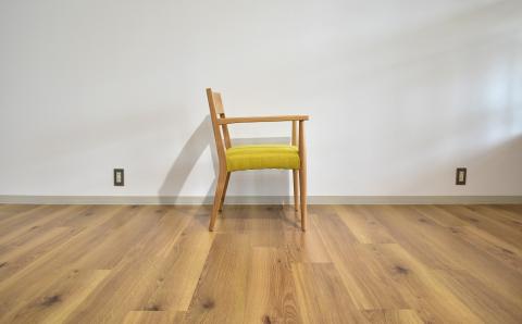 ダイニングチェア 肘付【張地・木塗装色選択可】