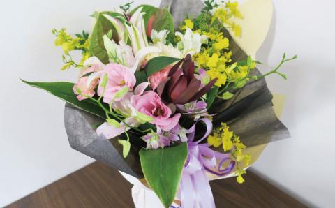 そのまま飾れる「スタンディングブーケ（花束）」お供え用【あかね（色入り系）】（大）