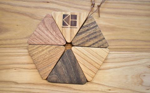 鍋敷き・壁掛けオブジェ（北海道産エムル無垢材使用）