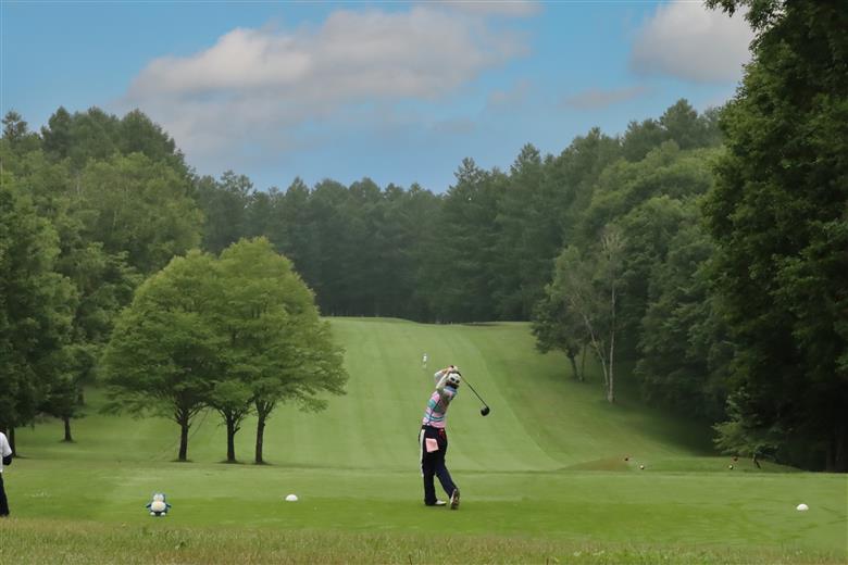 旭川国際カントリークラブ土日祝日１ラウンド券【I06104】