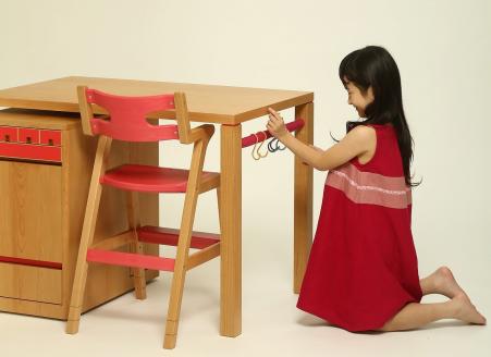 子どものための家具「SUKIII DESK」　W1800