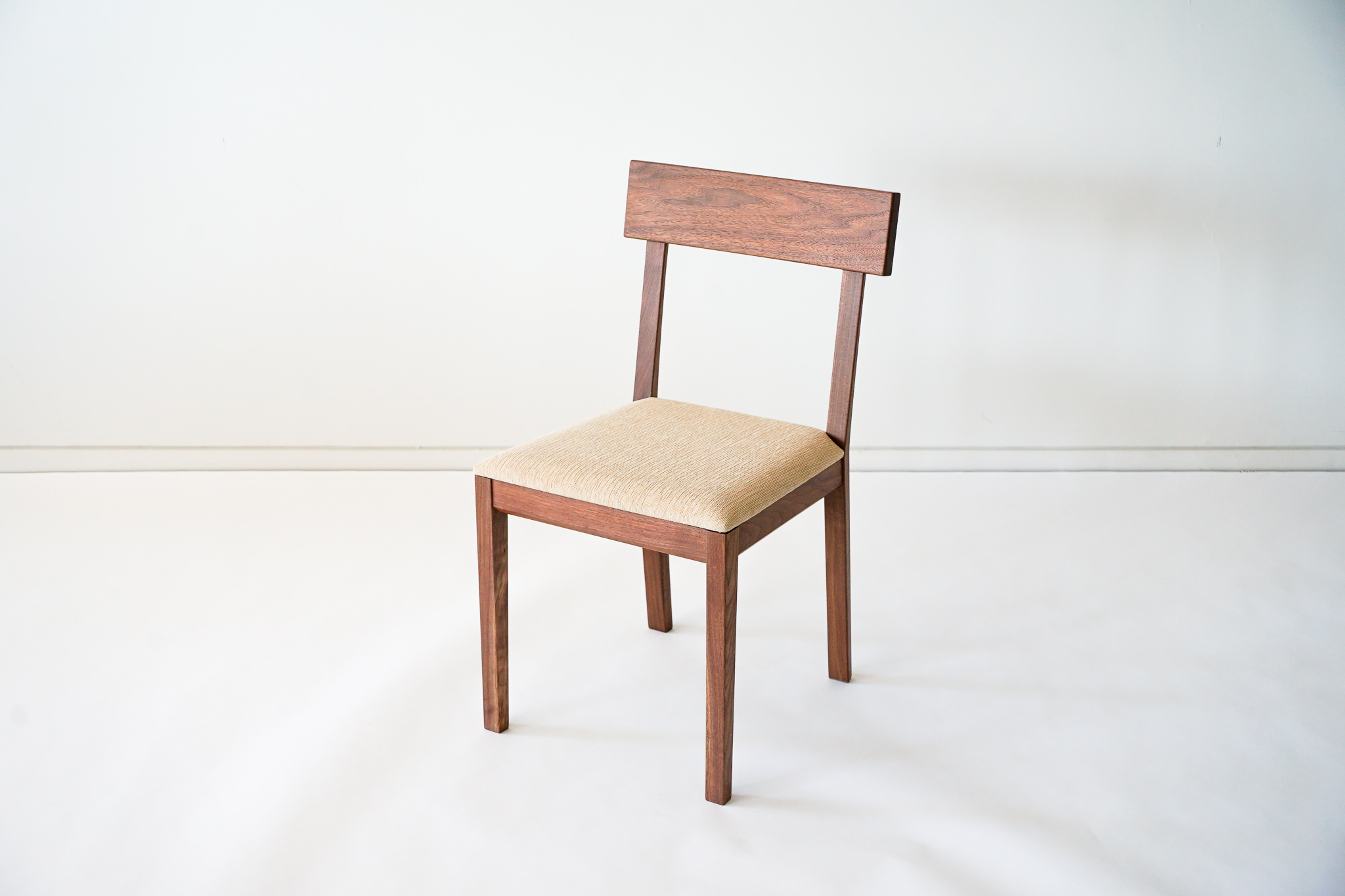 SORIDOME chair　樹種：タモ　カラー：ベージュ ベージュ