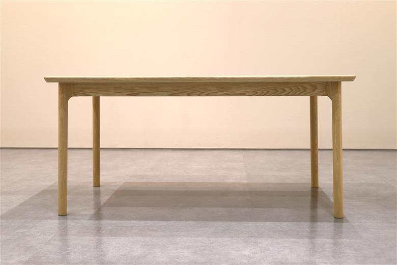 Hygge ダイニングテーブル ＜樹種：栓＞ 樹種：栓