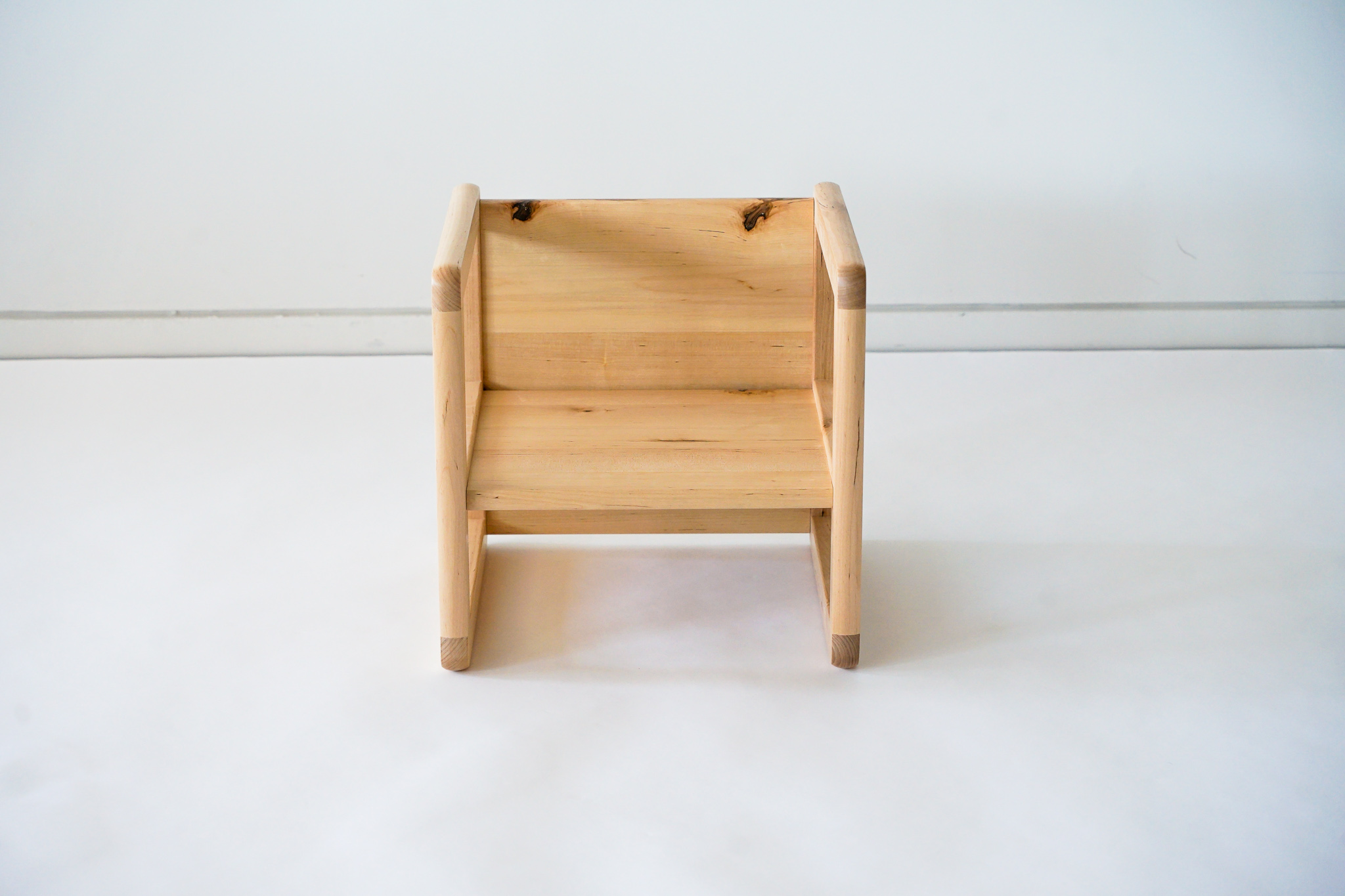 【木と暮らしの工房】子供椅子