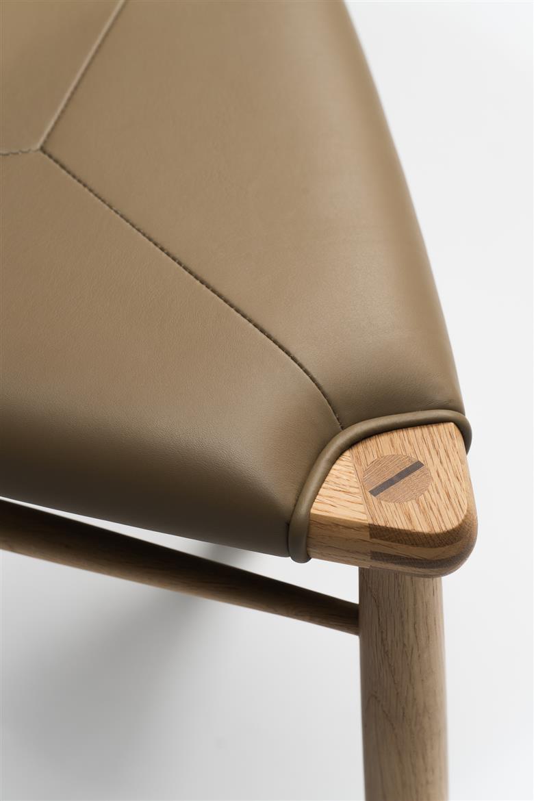 【木と暮らしの工房】H.O.スツール　＜樹種：ナラ／座面：本革（ブラウン）＞