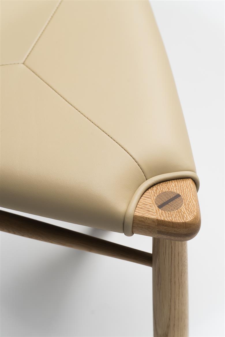 【木と暮らしの工房】H.O.スツール　＜樹種：ナラ／座面：本革（ベージュ）＞