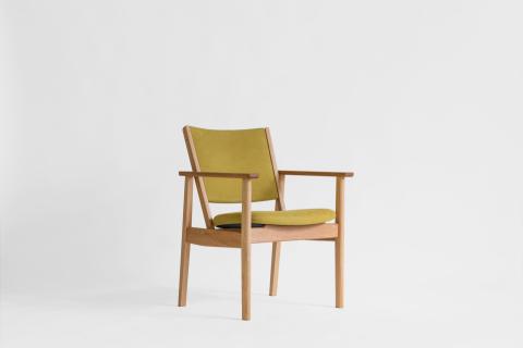 LIM Living Chair リムリビングチェア（ミズナラ）布座：オリーブ