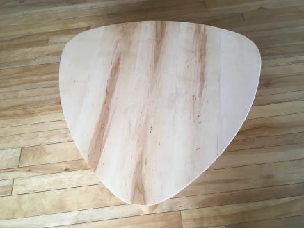 おむすび型座卓「ルーロ」