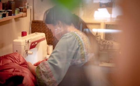 リネンの藍染エプロン（男女兼用）