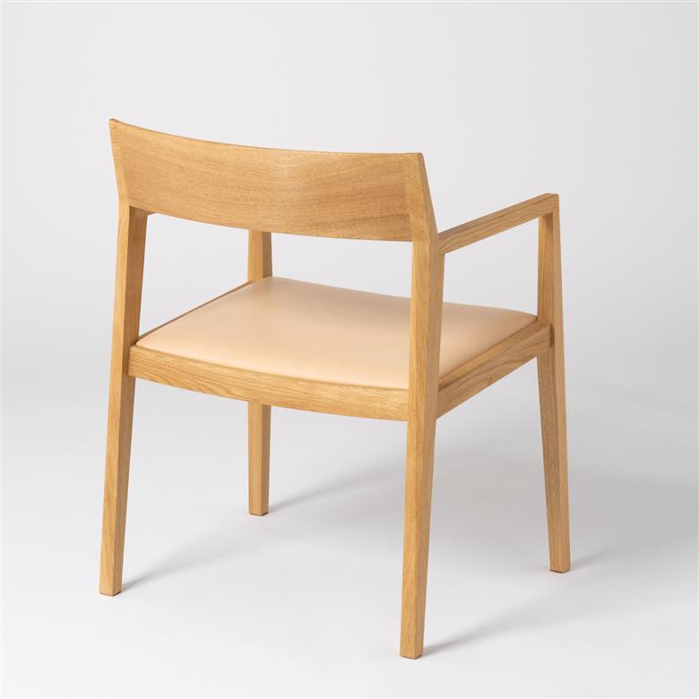 acw アームチェア〈樹種：オーク〉