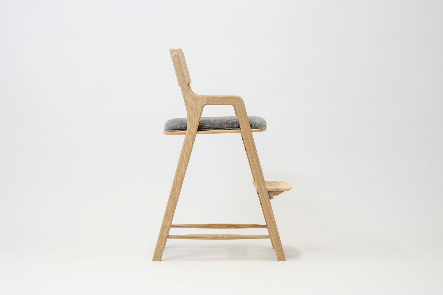 Hygge キッズハイチェア ＜座面：レザー（ライトグレー）＞ 座面：レザー（ライトグレー）