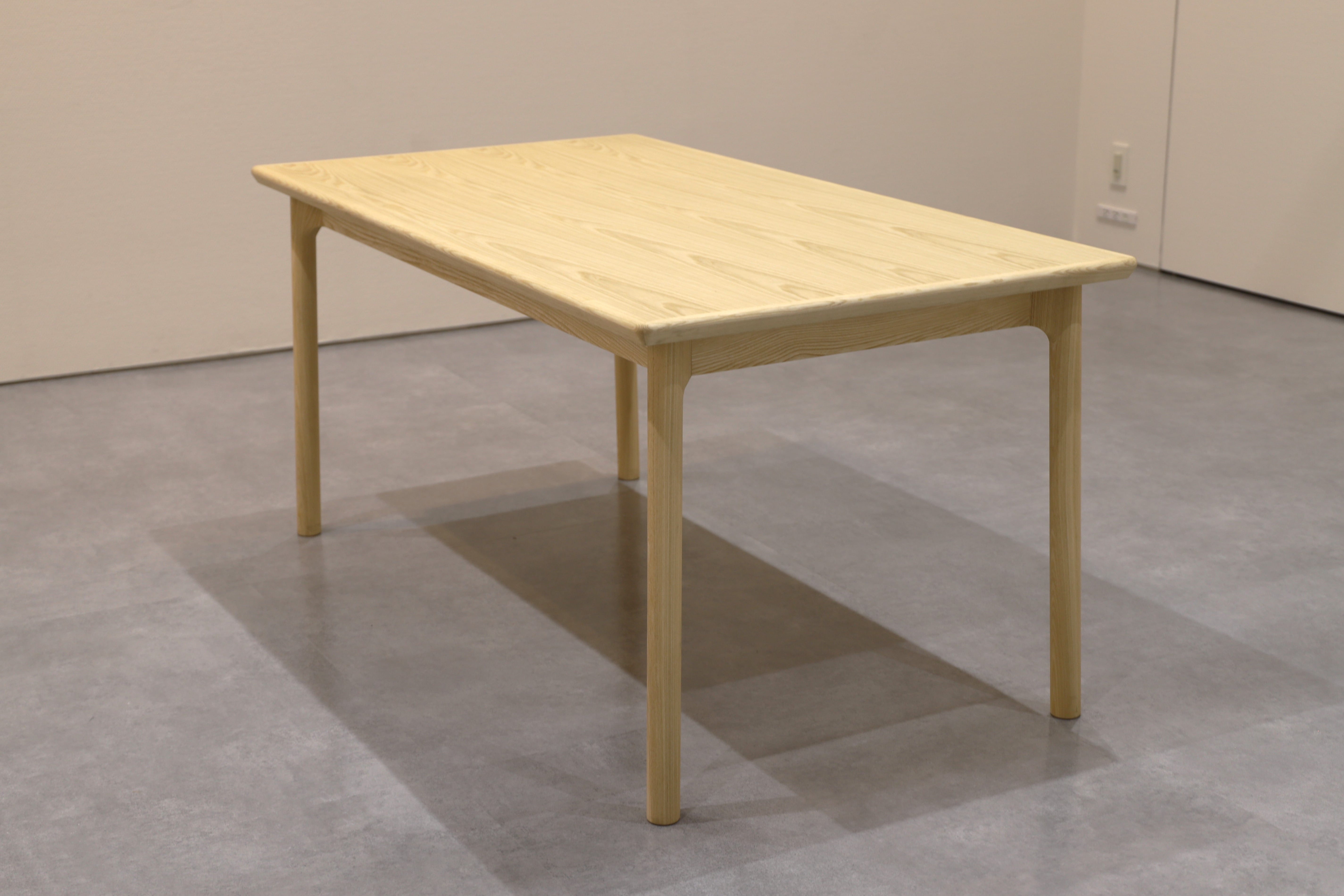 Hygge ダイニングテーブル ＜樹種：栓＞ 樹種：栓