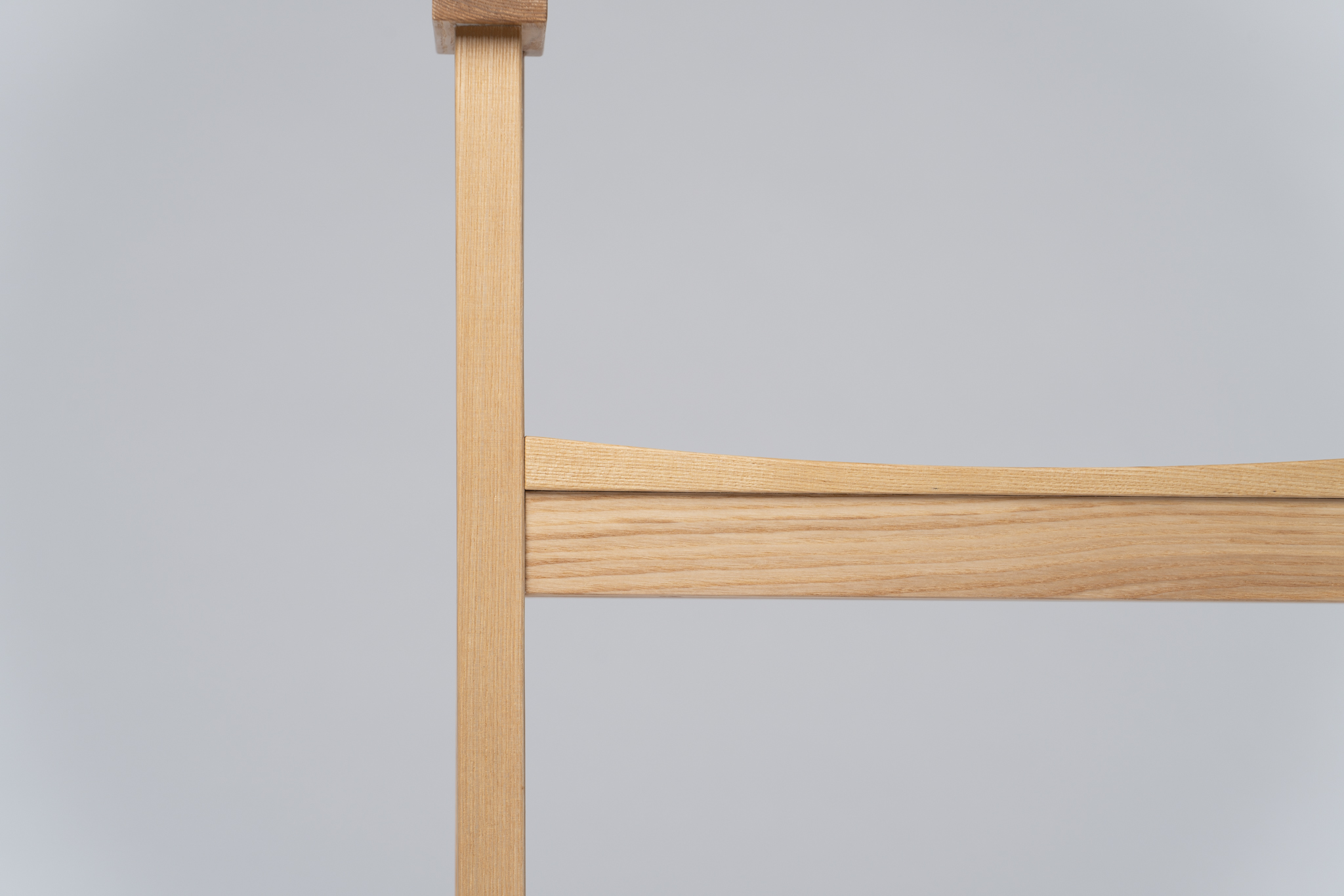 アームスツール＜樹種：タモ＞