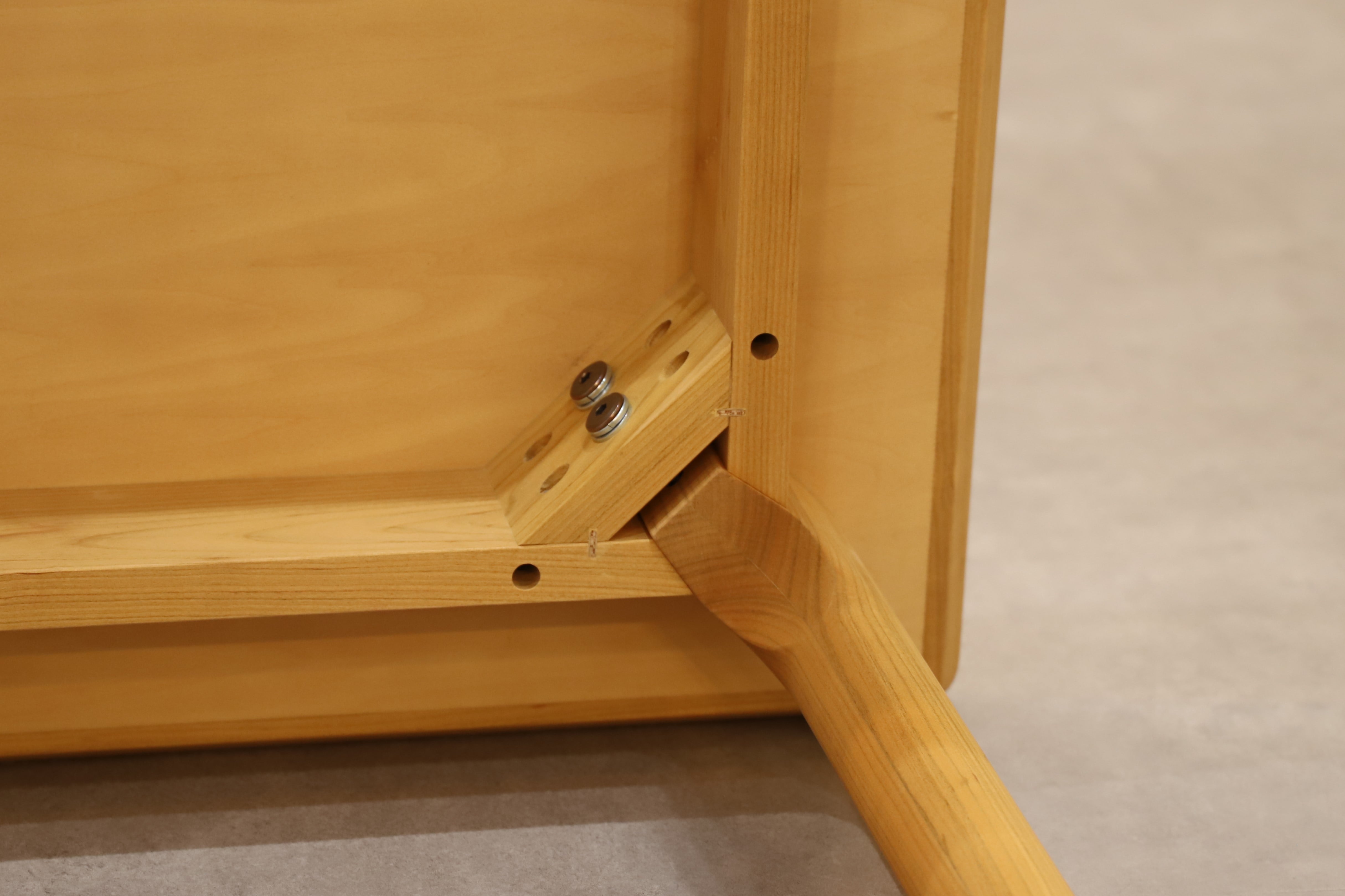 Hygge ダイニングテーブル ＜樹種：桜＞ 樹種：桜