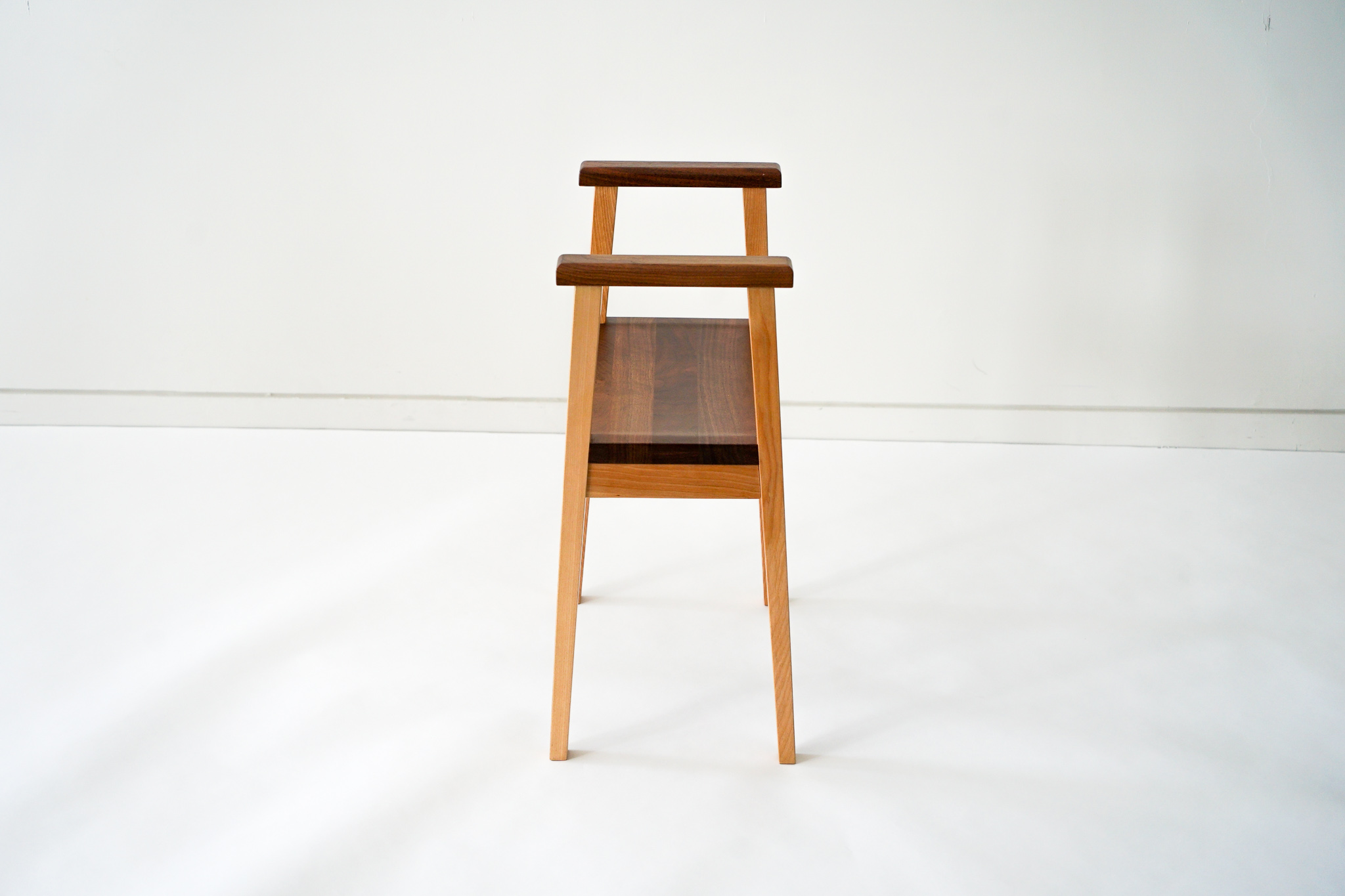 アームスツール＜樹種：カバとウォールナットの混合＞