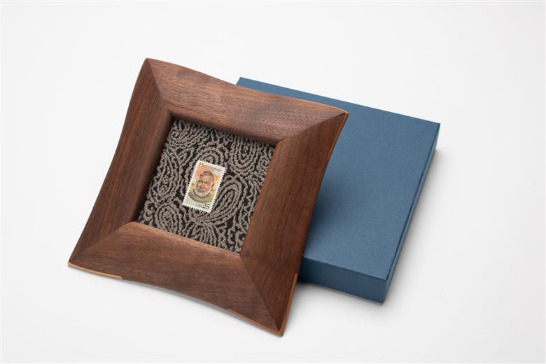 七宝焼も飾れる「ｄ-フレーム」