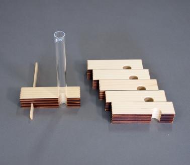 トドマツ一輪挿し