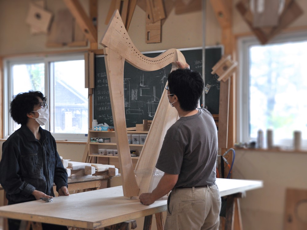 【木と暮らしの工房】H.O.スツール　＜樹種：ナラ／座面：本革（ベージュ）＞