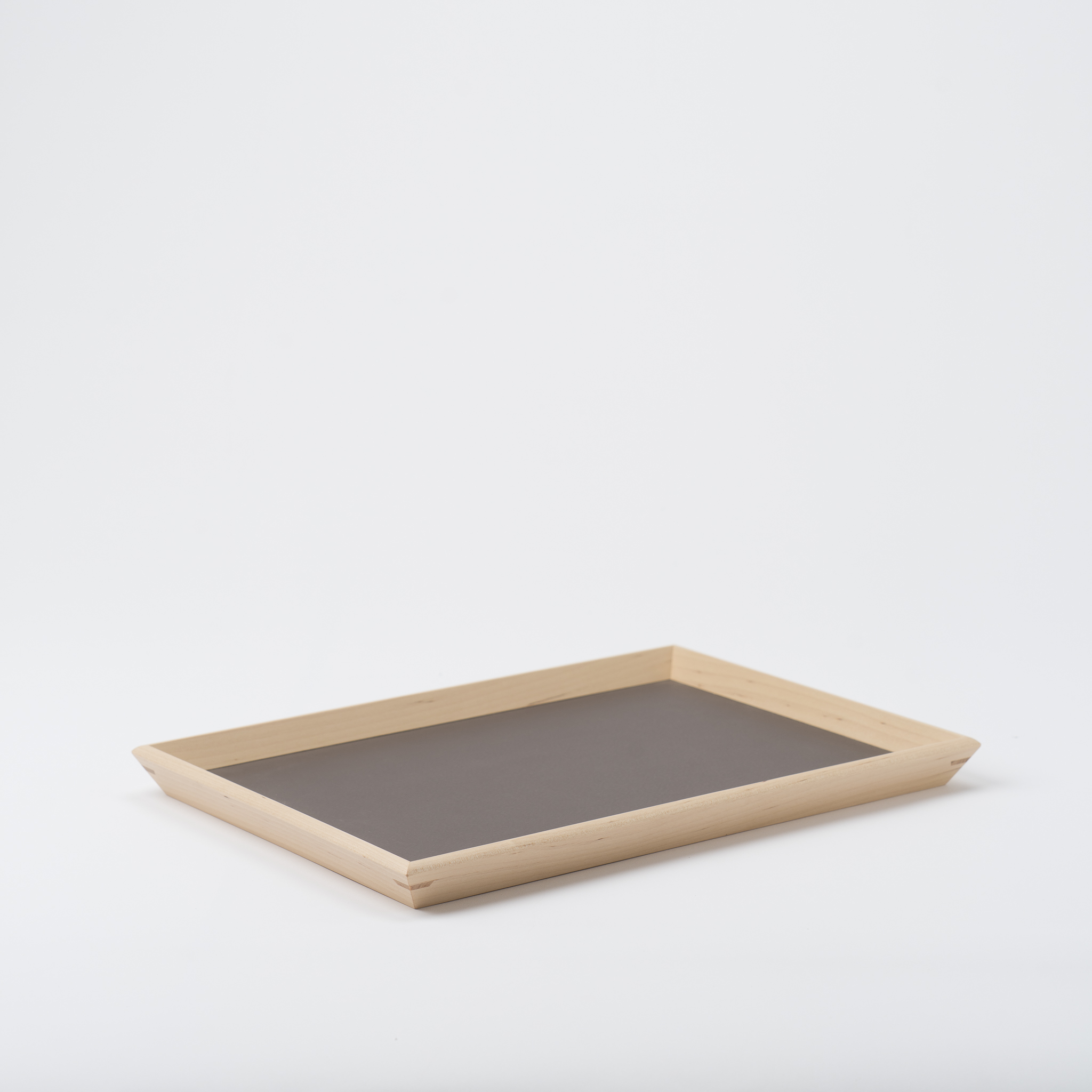 【木と暮らしの工房】シラカバ・トレー　＜サイズ：M／カラー：Brown（茶）＞ Brown（茶）