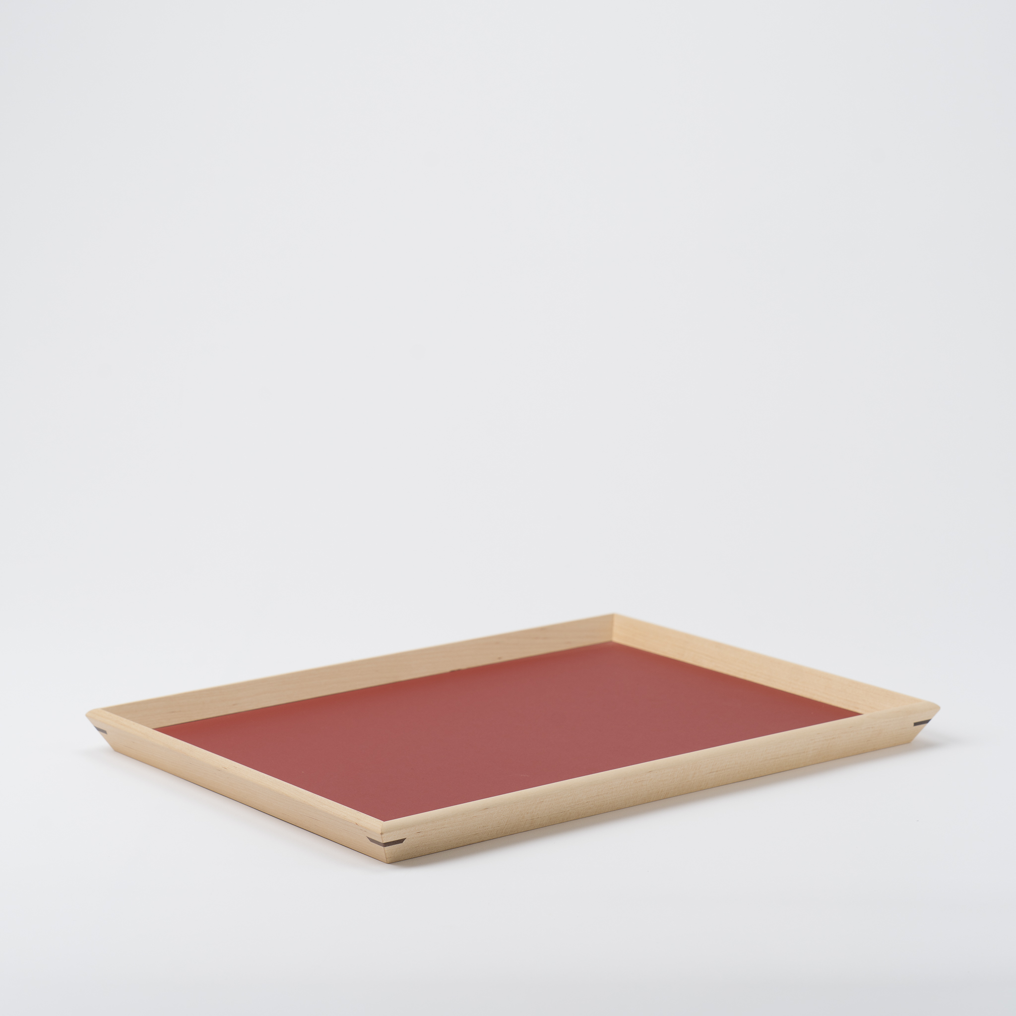 【木と暮らしの工房】シラカバ・トレー　＜サイズ：L／カラー：Red（赤）＞ Red（赤）