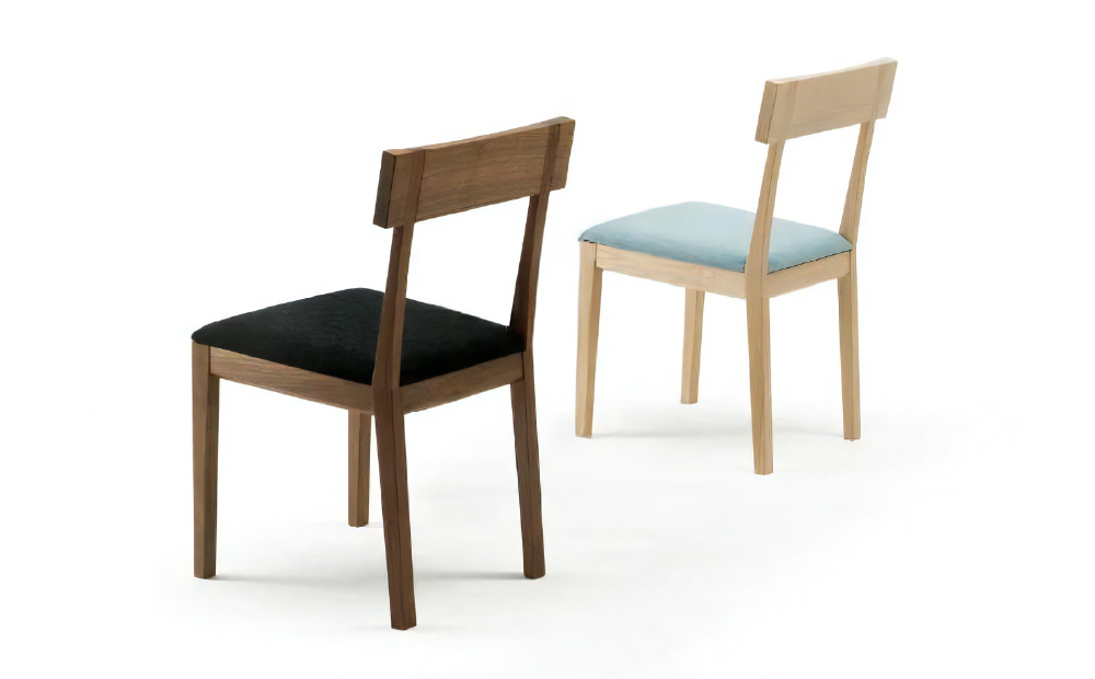 SORIDOME chair　樹種：ウォールナット　カラー：黒 黒