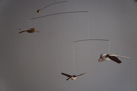 「鳥たちの空」シマエナガモビール〈３羽組〉