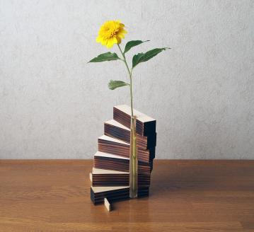 トドマツ一輪挿し