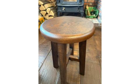 ｓｌｏｐｅ　まるスツール（ナラ材オールド仕上げ）[058-02]