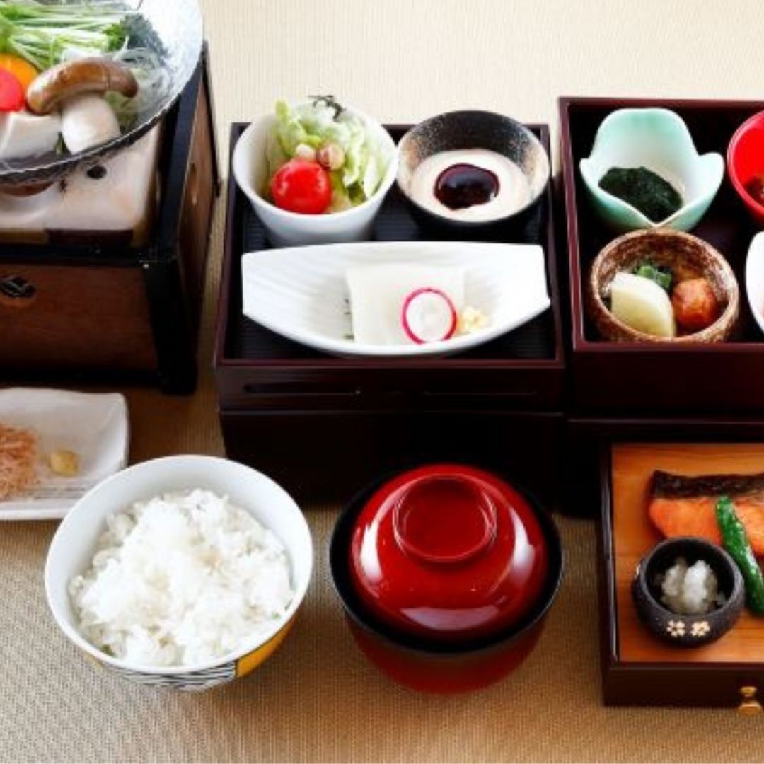 「森の旅亭びえい」1泊2食付ペア宿泊券(離れ棟 露天風呂付客室)[255-02]