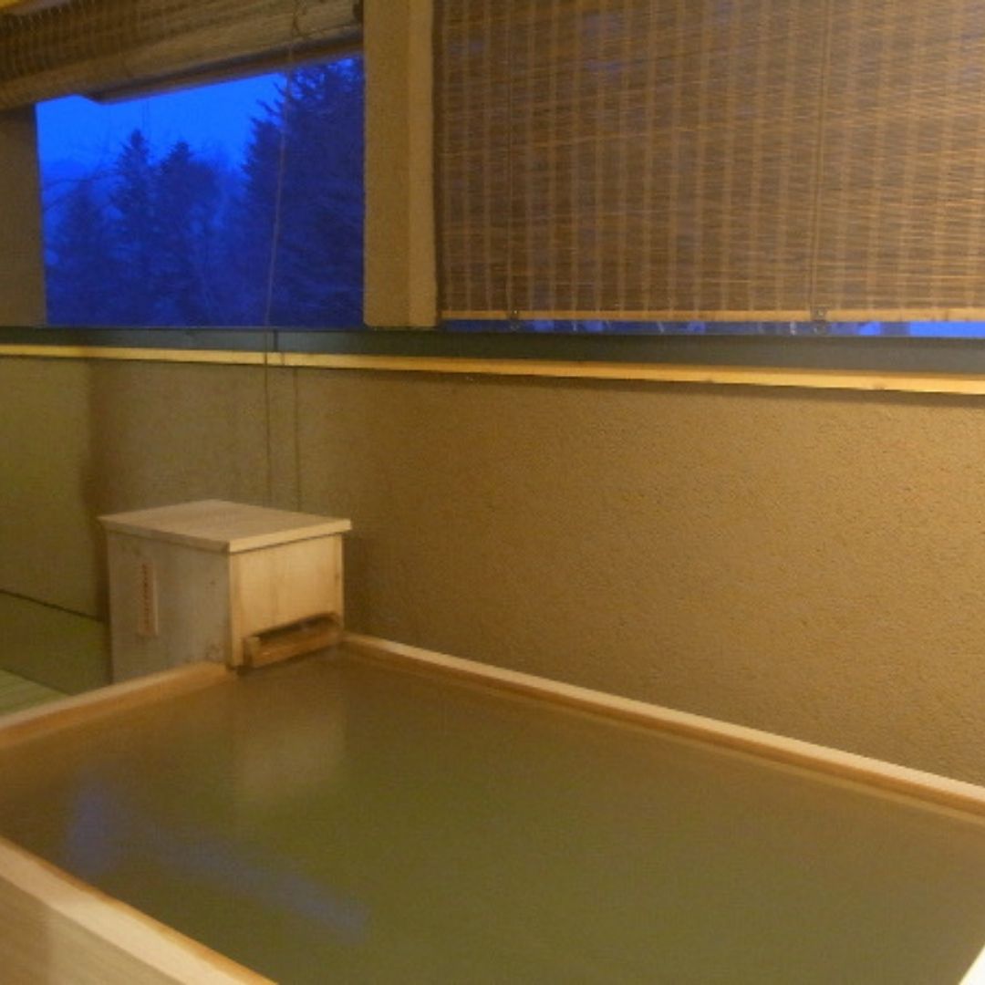 「森の旅亭びえい」1泊2食付ペア宿泊券(本館 露天風呂付客室)[225-01]