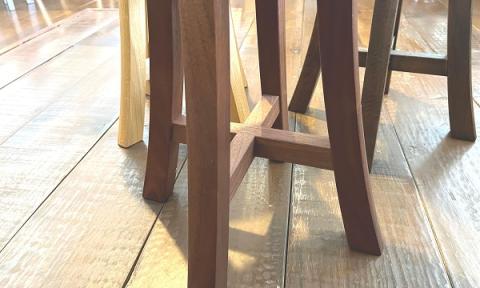 ｓｌｏｐｅ　スツールフレア（ナラ材オイル仕上げ）[080-27]