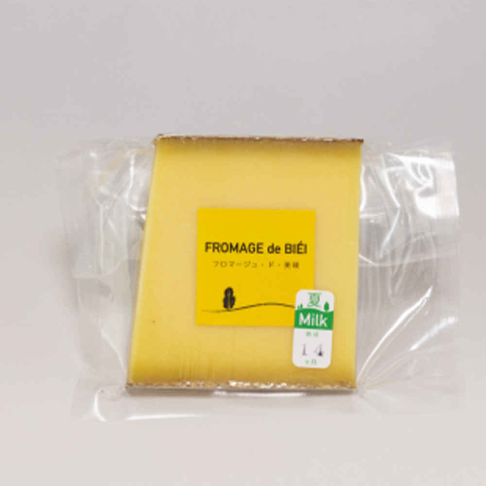 美瑛放牧酪農場　フロマージュ・ド・美瑛　100g×３個[016-57]