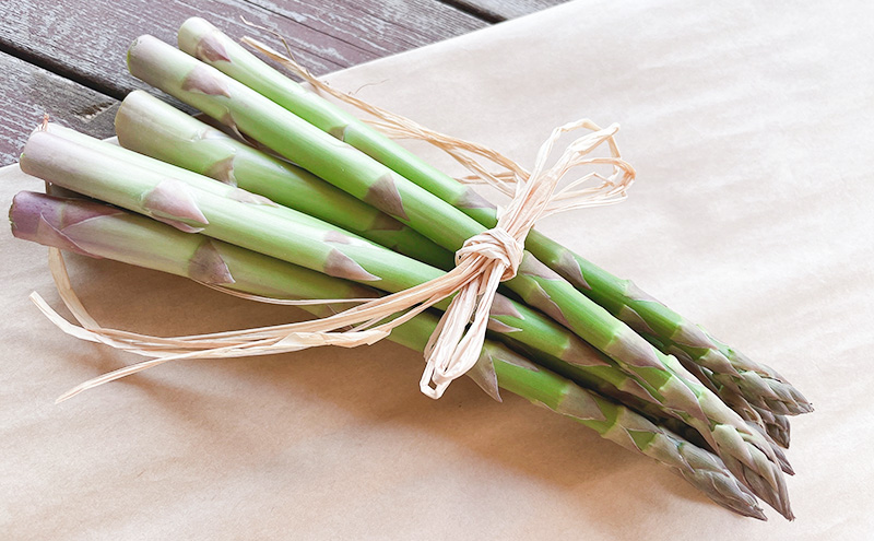【令和7年産】かみふらのアスパラガス 2Lサイズ 2kg 野菜 旬の野菜 北海道産 北海道野菜 国産 国産野菜 グルメ 食材 グリーンアスパラガス