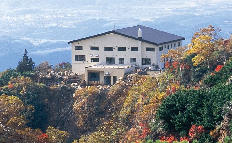湯元凌雲閣 【 1泊朝食付 】 宿泊券 ホテル 旅館 旅行券 北海道 上富良野町 十勝岳