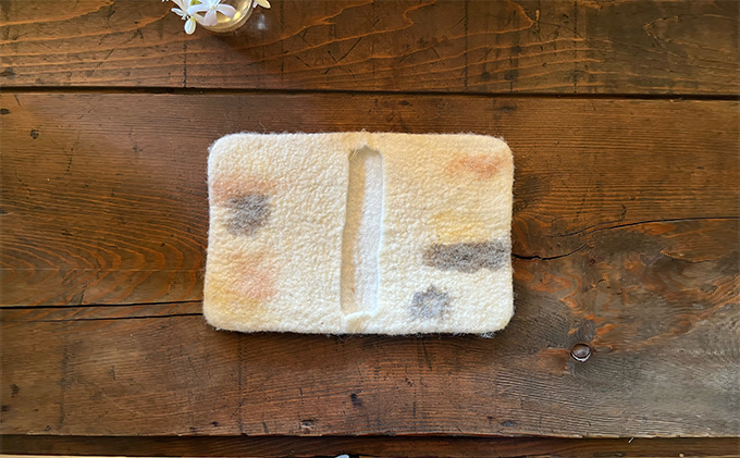 ウールフェルト　ブックカバー　Ｓサイズ【北海道美深】