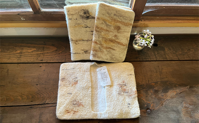 ウールフェルト　ブックカバー　Ｍサイズ【北海道美深】