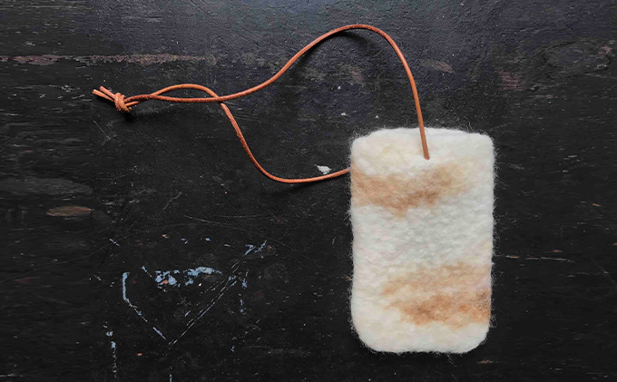 ウールフェルト　カードケース【北海道美深】