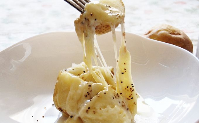 北海道美深町 牧場のラクレット1/4ホール 1.2kg【北ぎゅう舎】