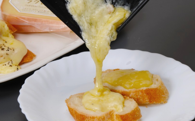 北海道美深町 牧場のラクレット1/8ホール 600g【北ぎゅう舎】